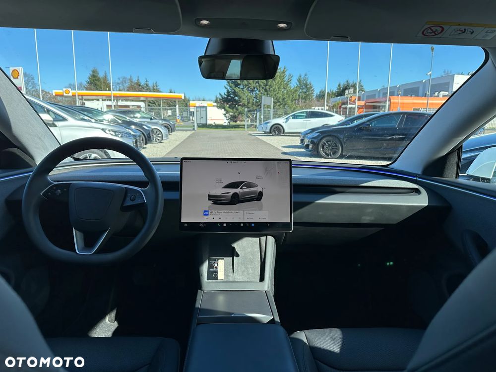 Tesla Model 3 - 12