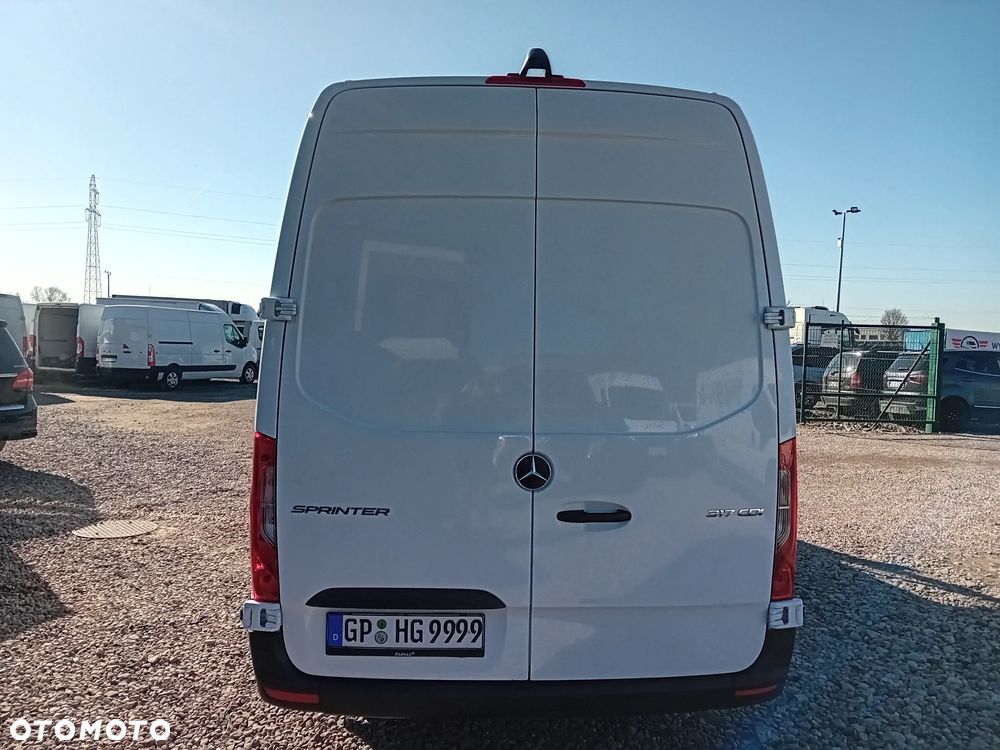 Mercedes-Benz Sprinter - 6