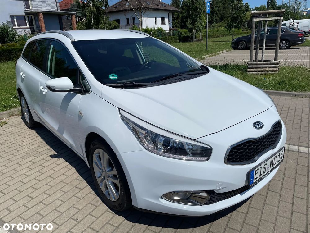 Kia Ceed 1.6 GDI ISG UEFA EURO 2016 - 7