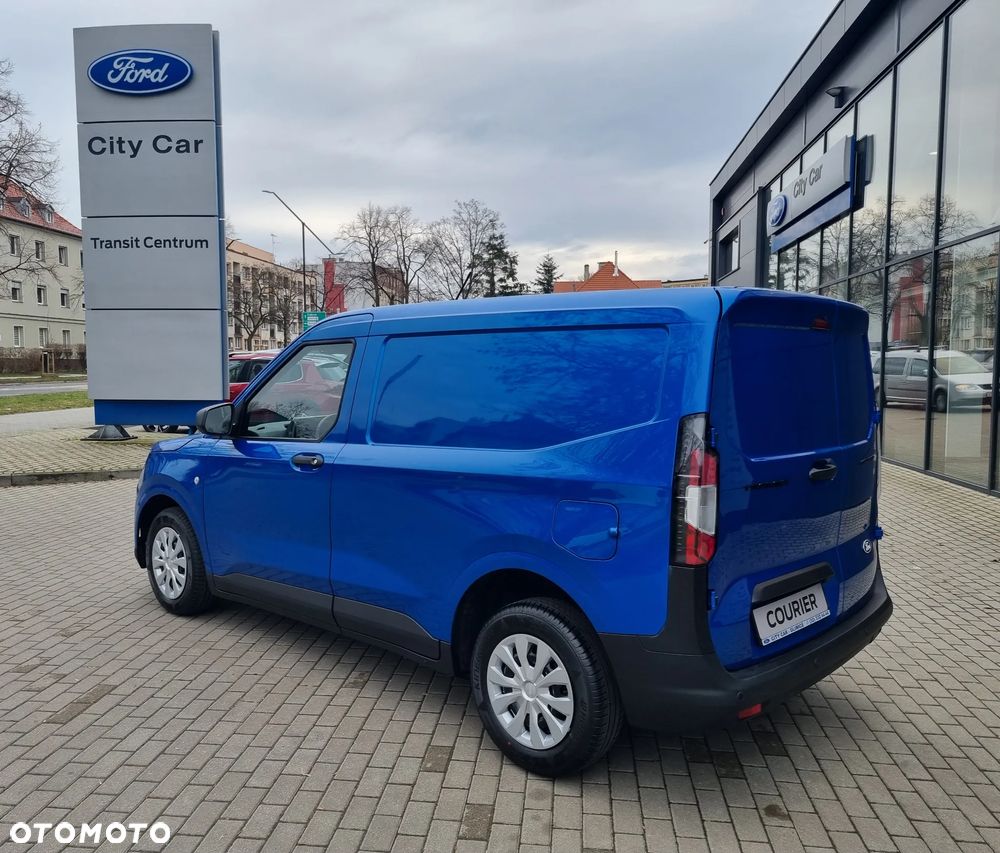 Ford Transit Courier - 8