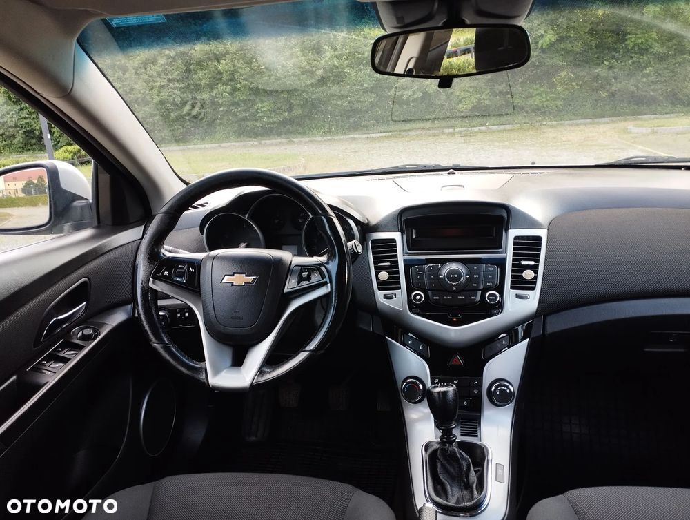 Chevrolet Cruze 1.8 LT+ - 21