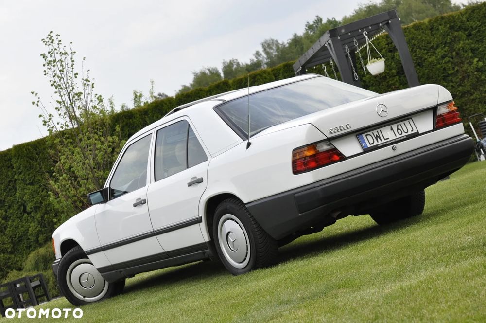 Mercedes-Benz W124 (1984-1993) - 16