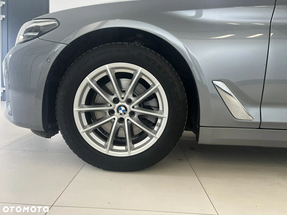 BMW Seria 5 520d mHEV - 31