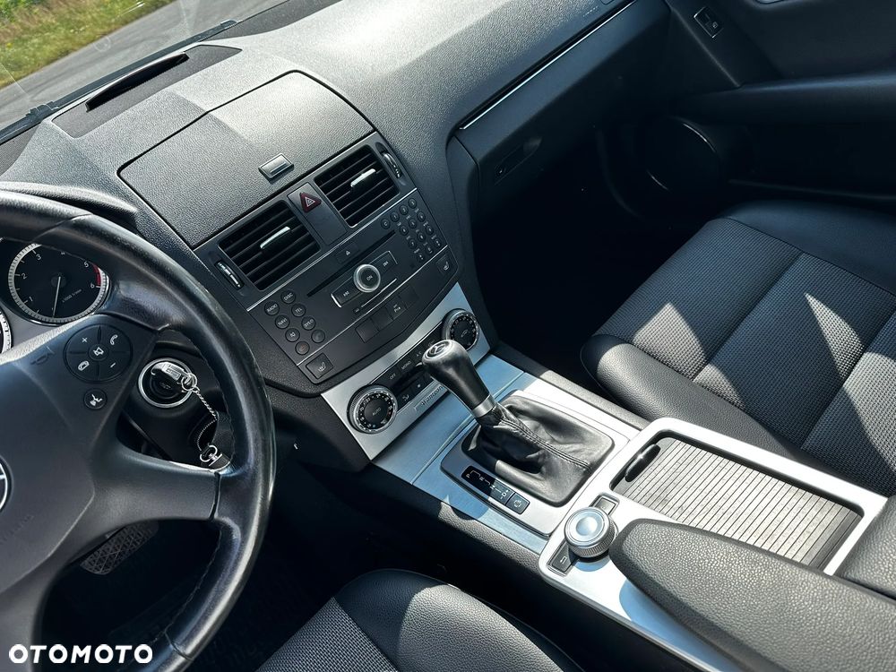 Mercedes-Benz Klasa C 200 CDI DPF Automatik BlueEFFICIENCY Avantgarde - 23