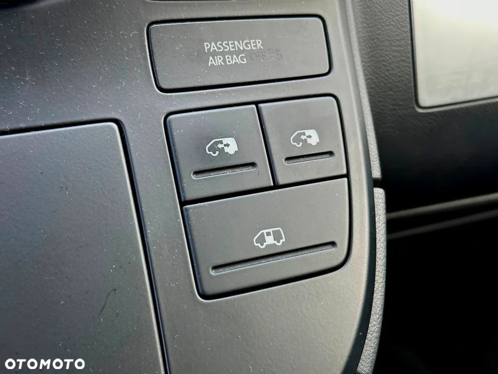 Volkswagen Multivan - 25