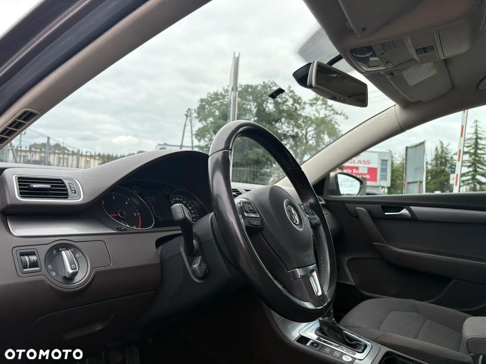 Volkswagen Passat 2.0 TDI DPF Comfortline DSG - 10