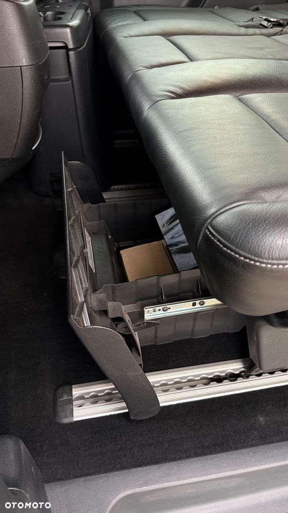 Mercedes-Benz Klasa V - 21