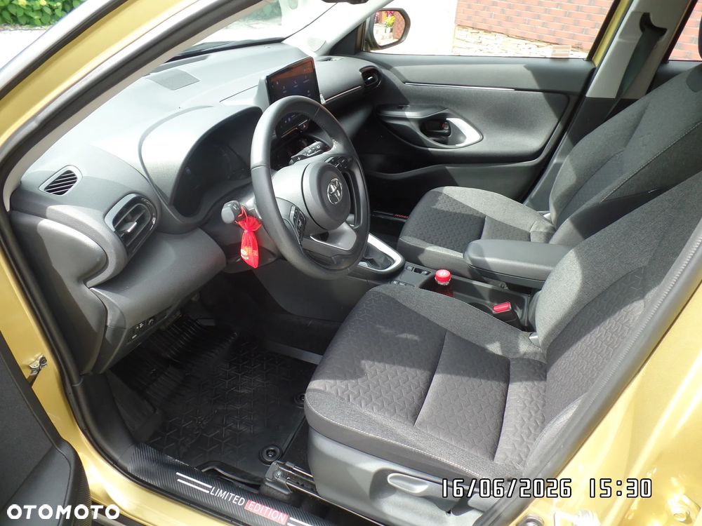 Toyota Yaris 1.5 Comfort CVT - 6