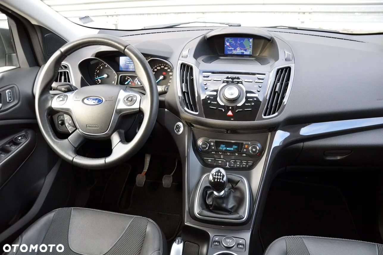 Ford Kuga 1.6 EcoBoost 2x4 Titanium - 12