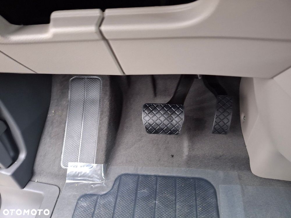 Volkswagen Multivan - 14