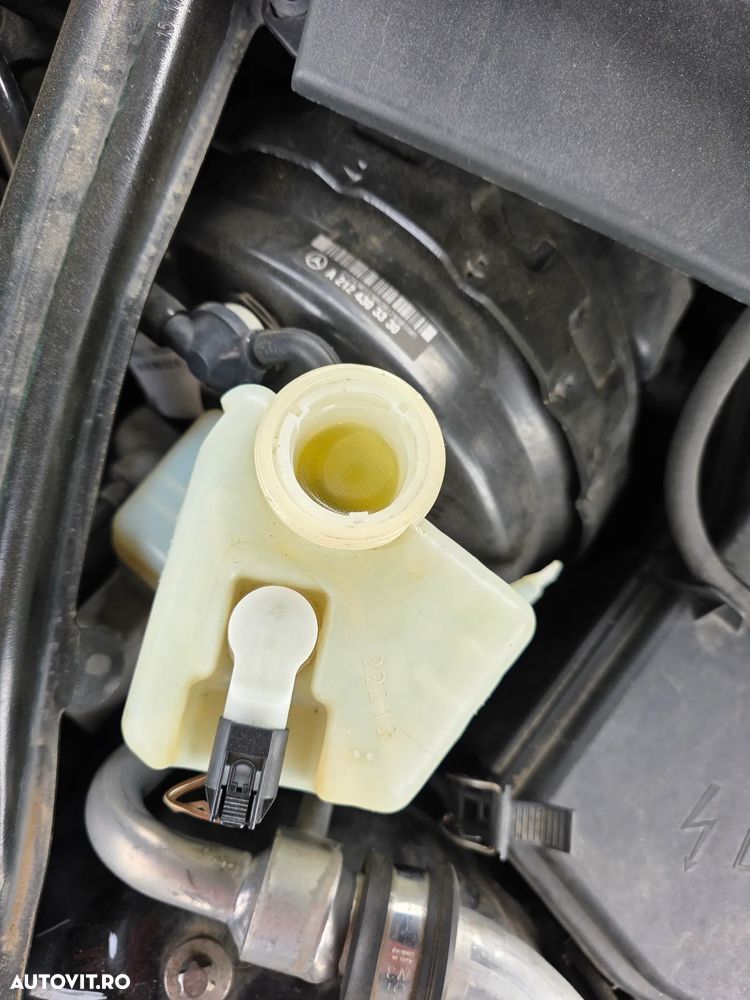 Mercedes-Benz E 220 CDI DPF BlueEFFICIENCY 7G-TRONIC Avantgarde - 17