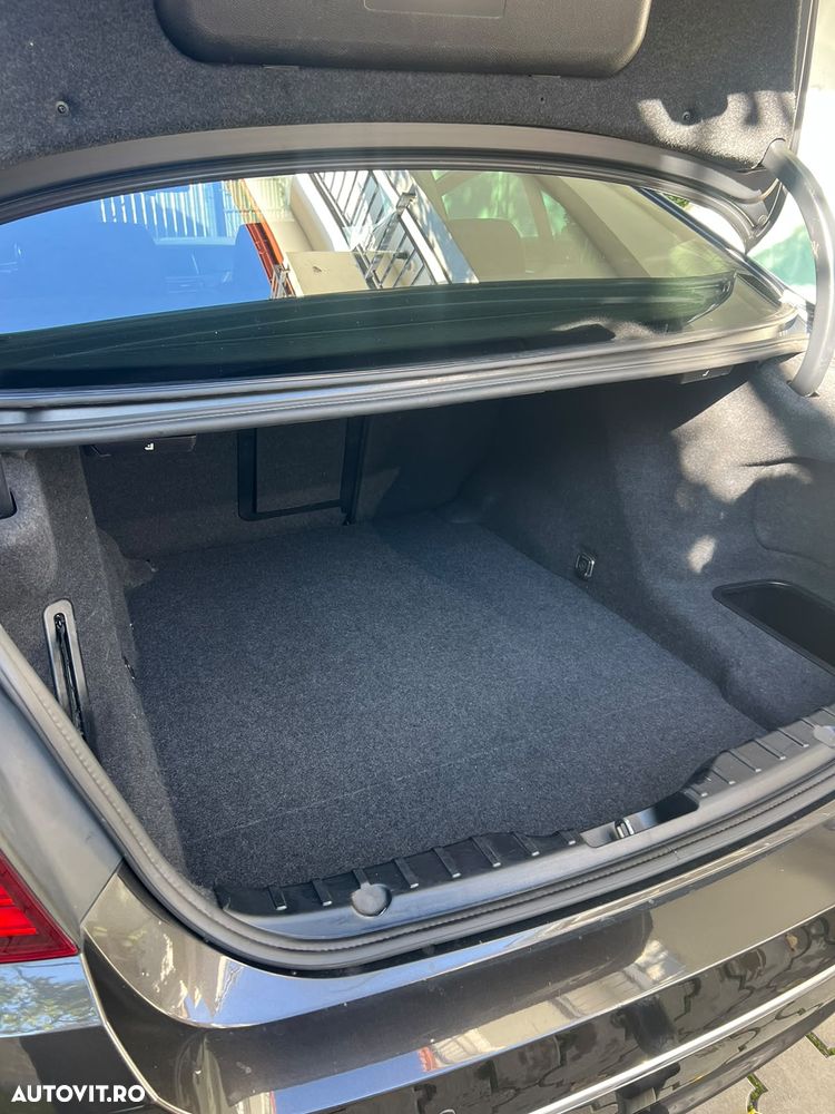 BMW Seria 5 520d Aut. Luxury Line - 14