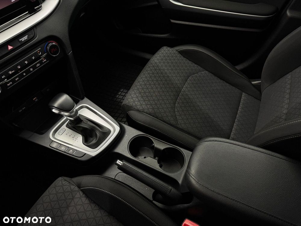 Kia Ceed - 25