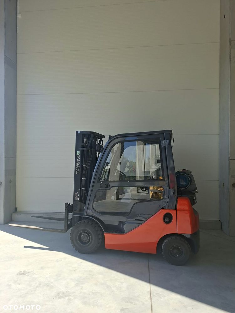 Toyota 02-8FGF15 - 1