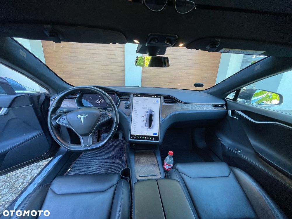 Tesla Model S - 14