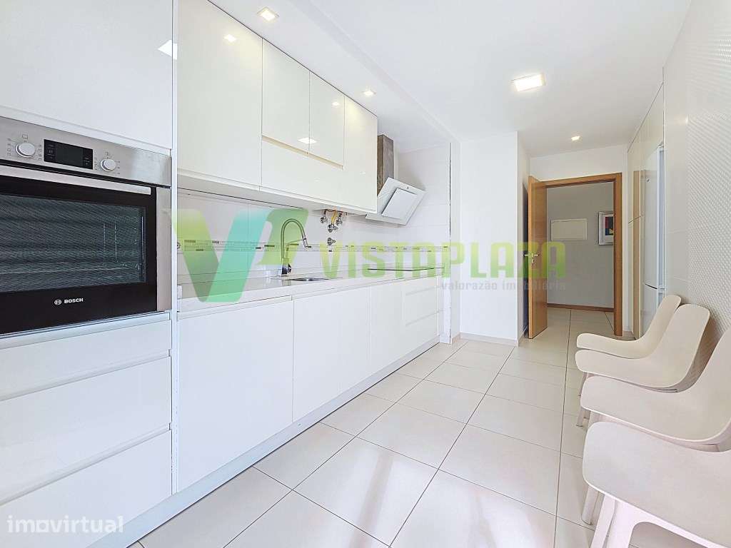 Apartamento T3 para Arrendamento Anual em Portimão, junto ao Contin... - Grande imagem: 2/25