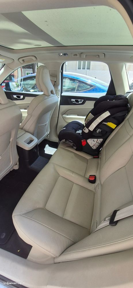 Volvo XC 60 2.0 T8 PHEV Inscription AWD - 7