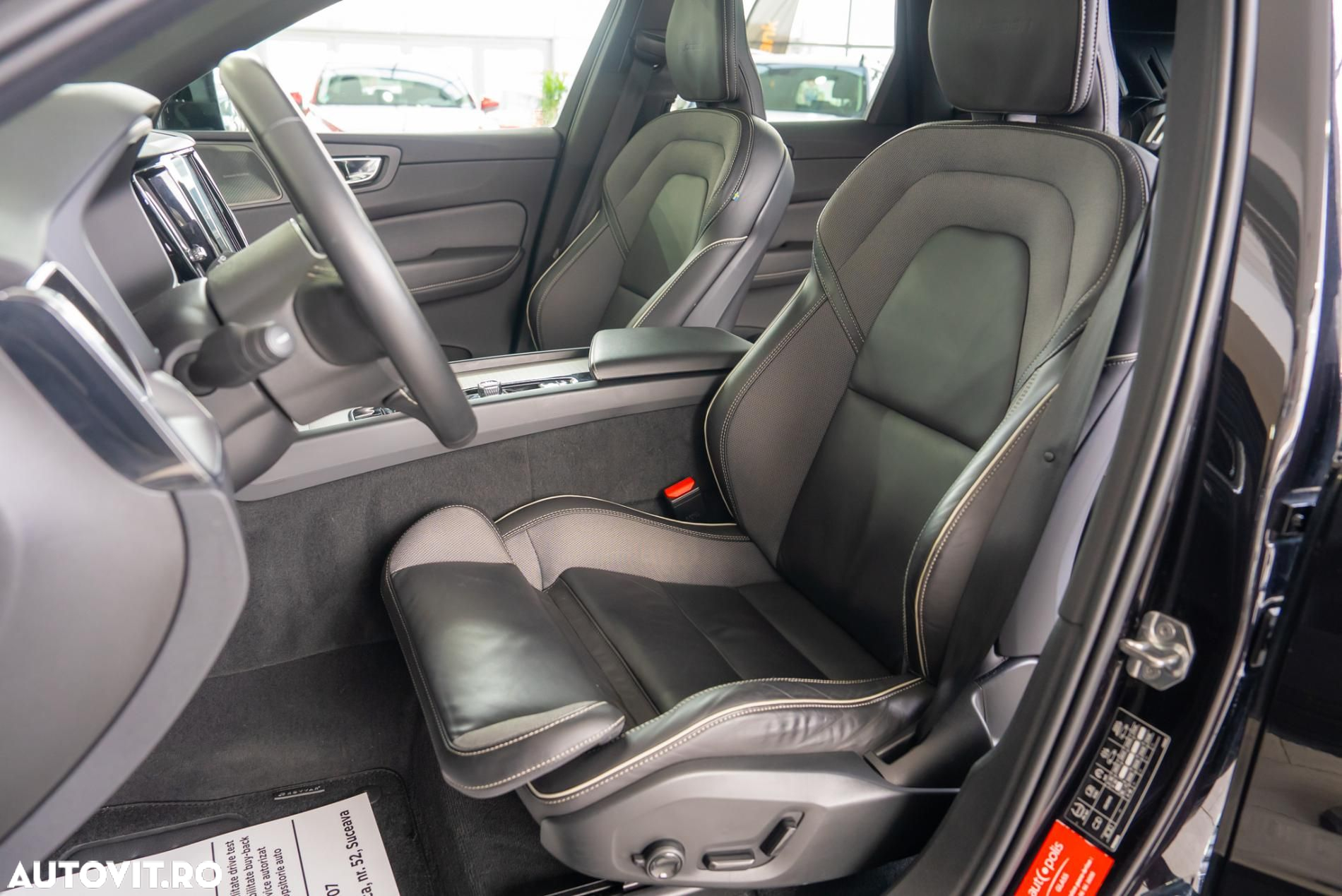 Volvo XC 60 T8 Twin Engine AWD Geartronic RDesign - 5