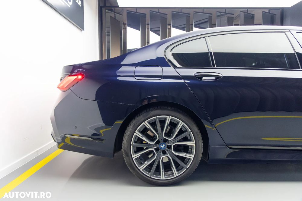 BMW Seria 7 745Le xDrive AT PHEV - 10