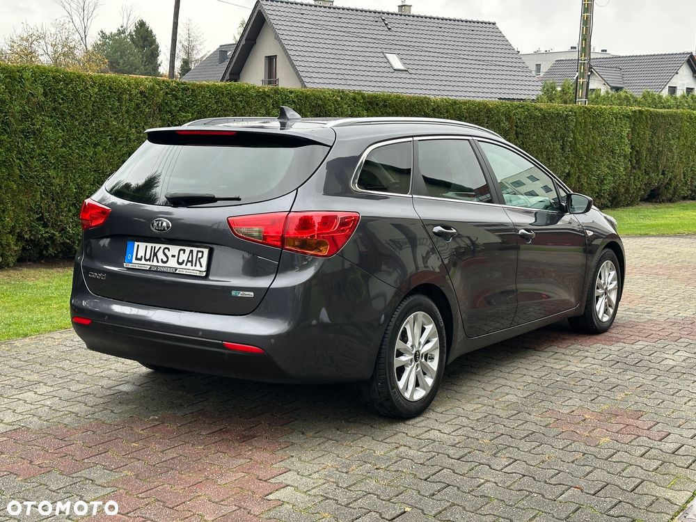 Kia Ceed 1.6 GDI ISG Dream-Team Edition - 32
