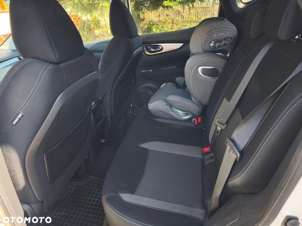 Nissan Qashqai 1.6 DCi 4x4 N-Connecta - 23