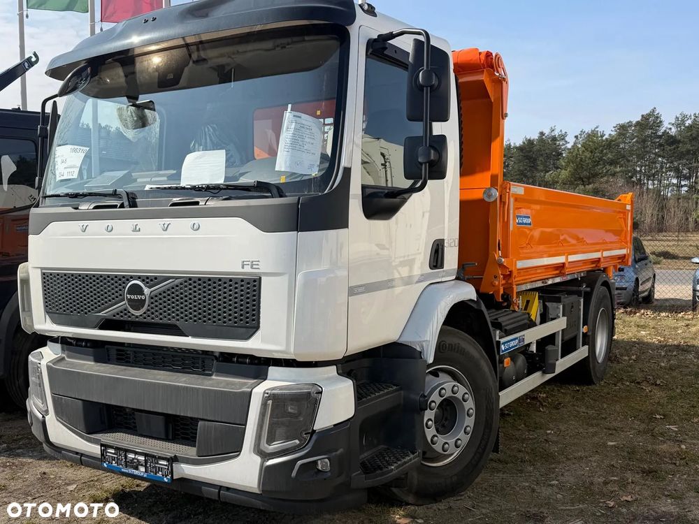 Volvo FE 320 + 3W marki SKIBICKI