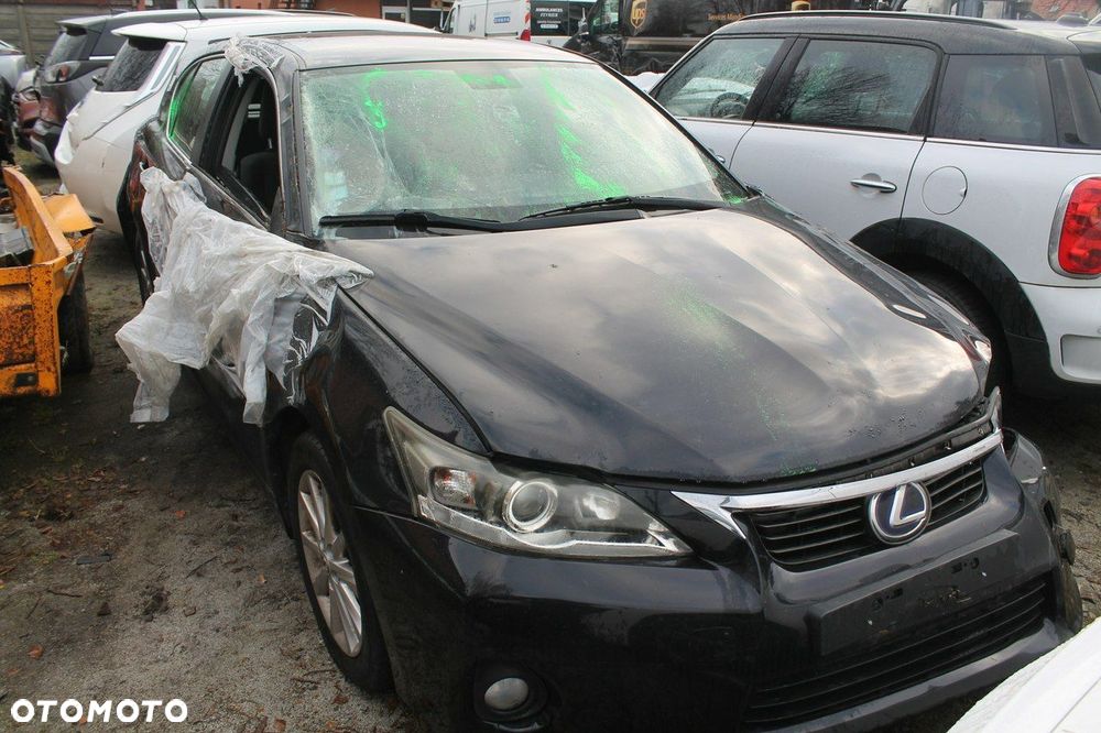 Lexus CT - 3