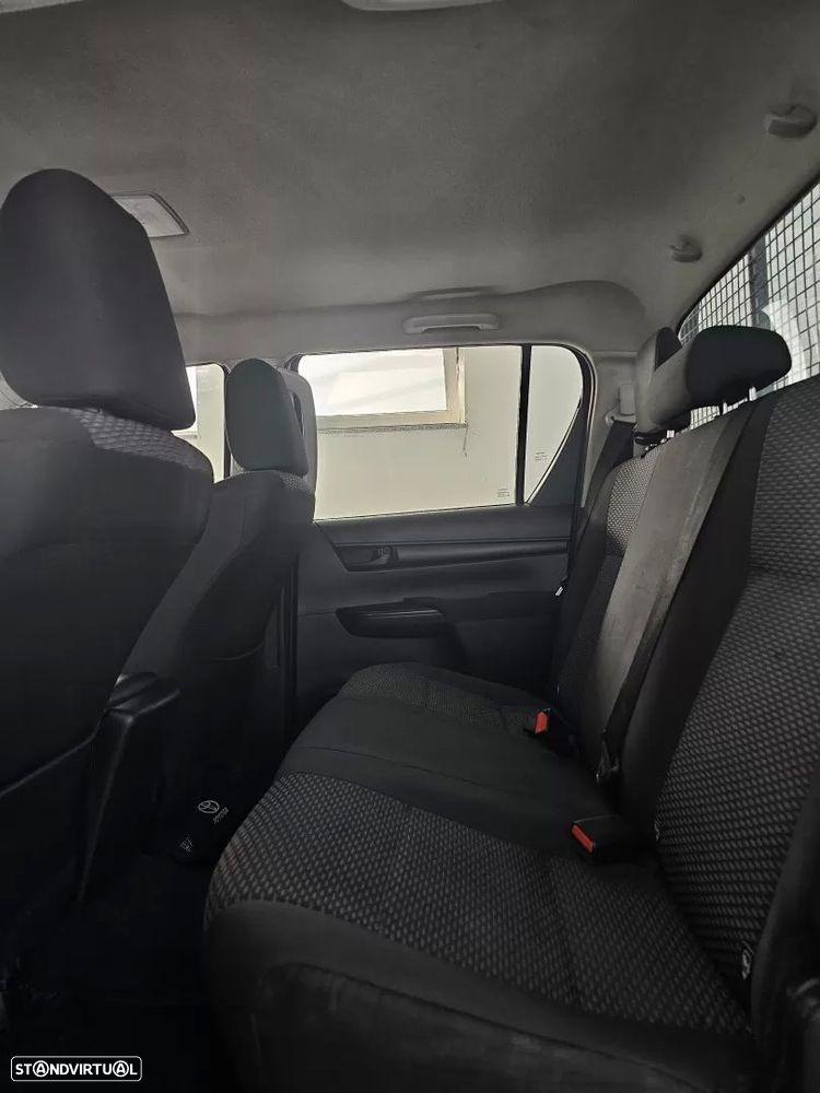 Toyota Hilux 2.4 D-4D 4WD CD CM - 50