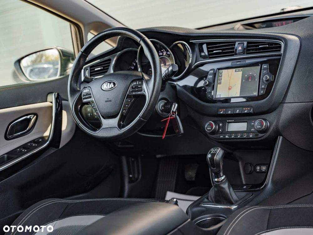 Kia Ceed 1.6 CRDi 136 ISG Spirit - 18