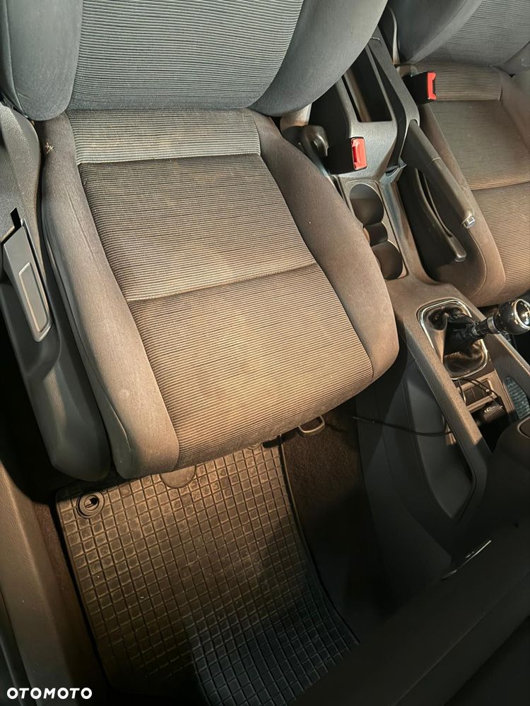 Volkswagen Golf - 16