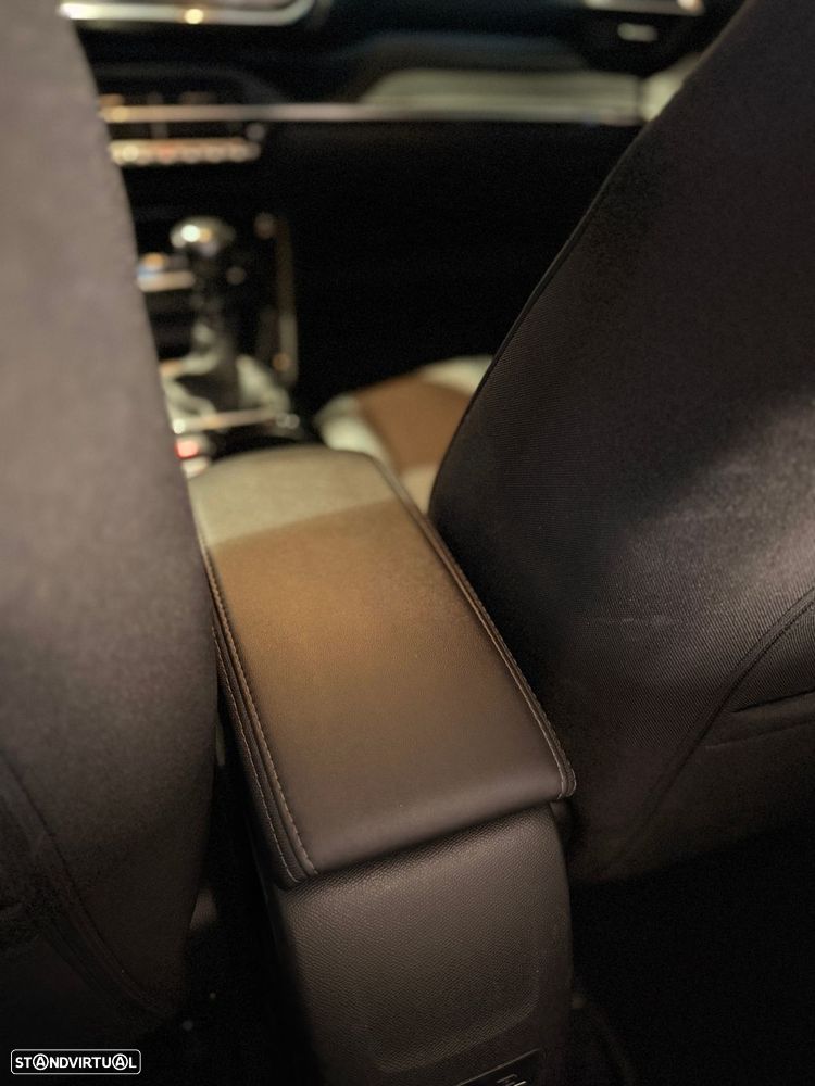 Peugeot 208 1.2 PureTech Allure - 37