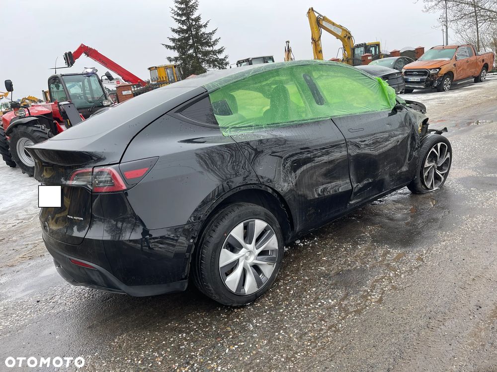 Tesla Y Long Range Dual Motor AWD - 29