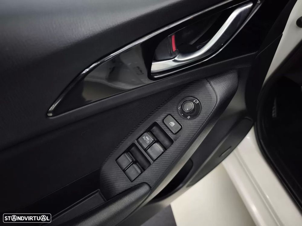 Mazda 3 Hatchback 1.5 Sky-D Excellence Navi - 19