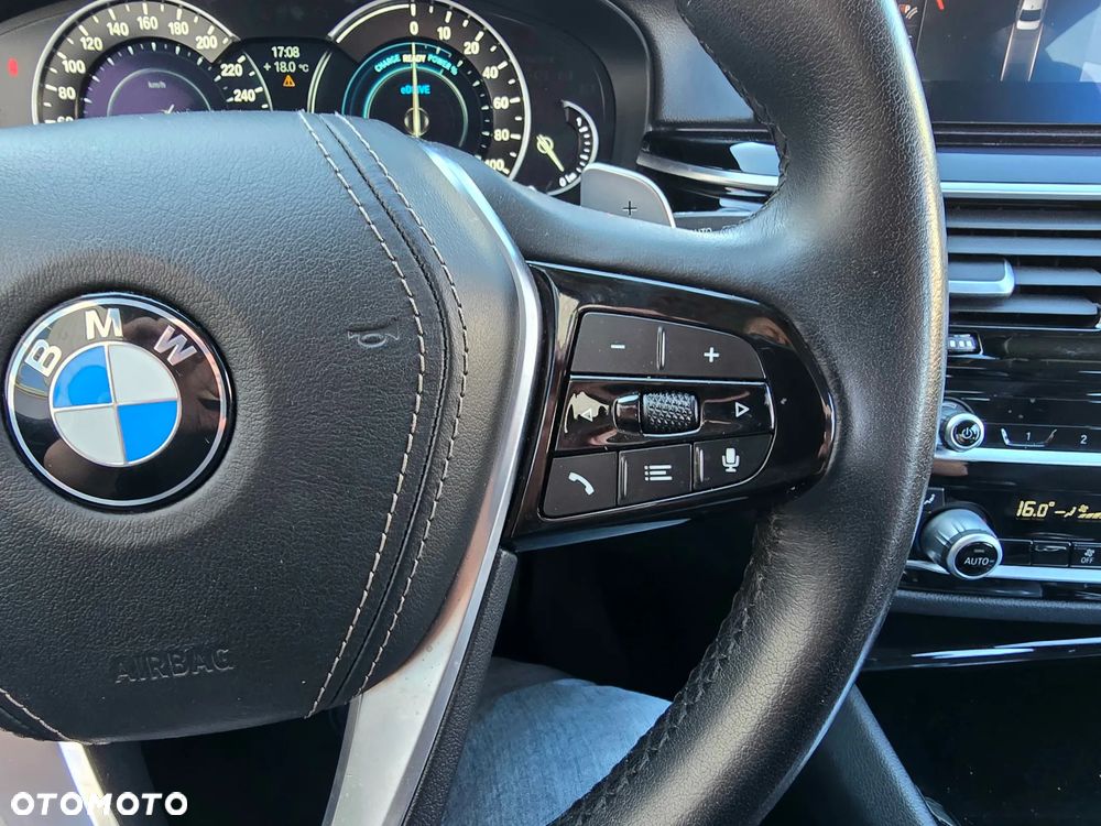 BMW Seria 5 530e iPerformance xDrive Luxury Line - 31