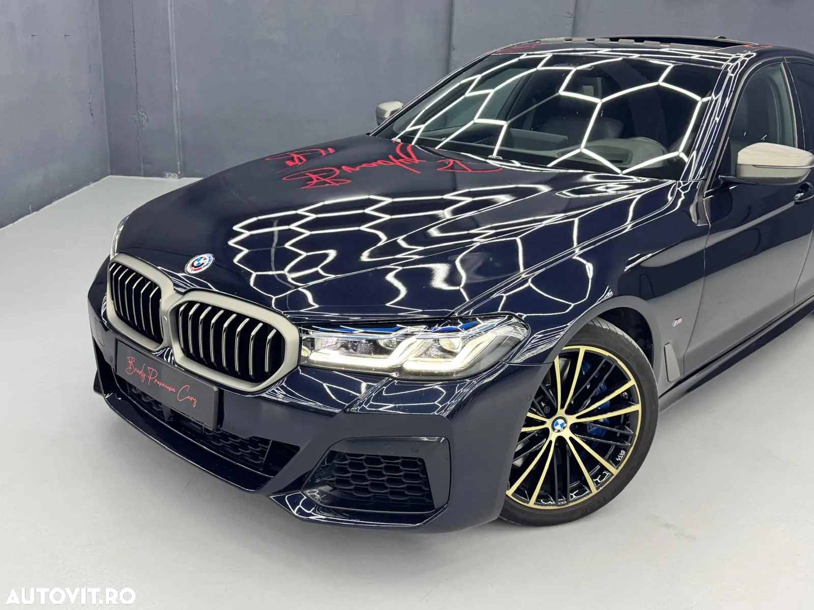 BMW M5 M550i xDrive AT - 2
