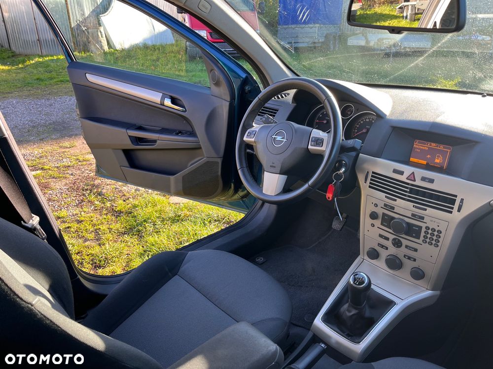 Opel Astra 1.6 Caravan Edition - 17