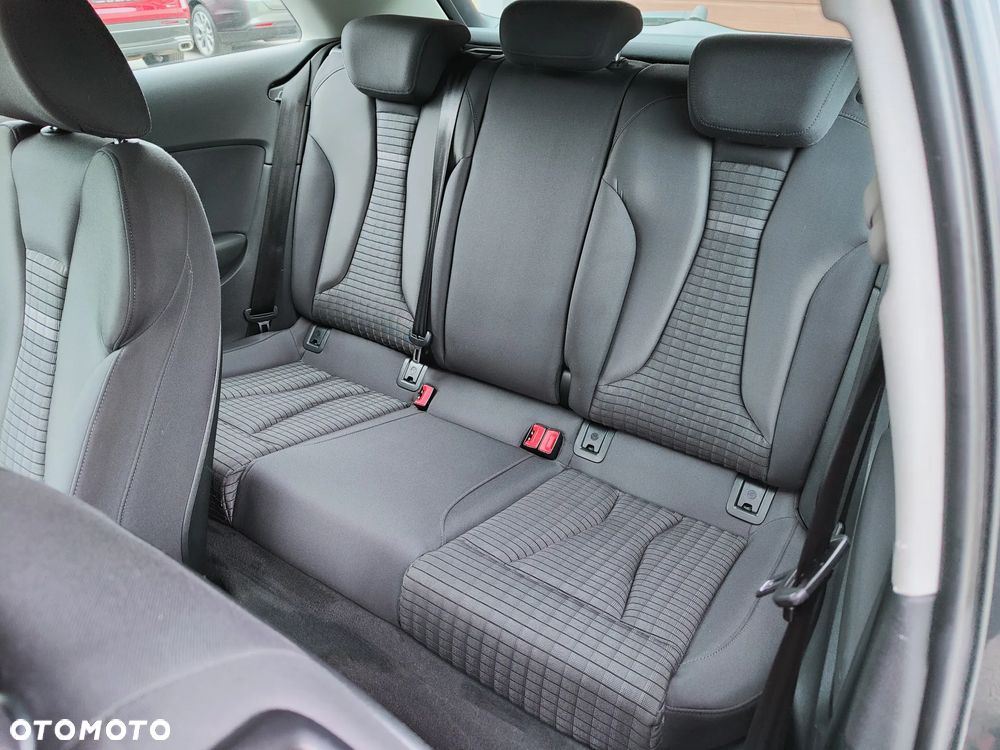 Audi A3 3-drzwiowe 1.4 TFSI S line Sportpaket - 31
