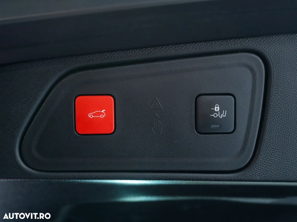 Peugeot 3008 BlueHDi 130 Stop & Start EAT8 GT Pack - 24