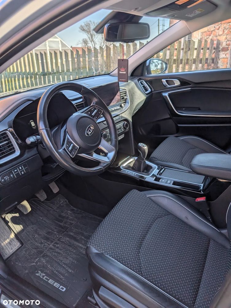 Kia XCeed 1.4 T-GDI L Business Line - 11
