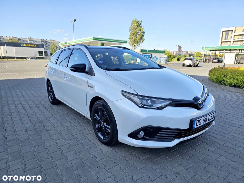 Toyota Auris Hybrid 135 Prestige - 9