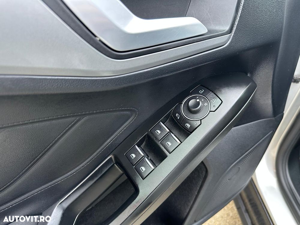 Ford Focus 1.5 EcoBlue Connected - 9