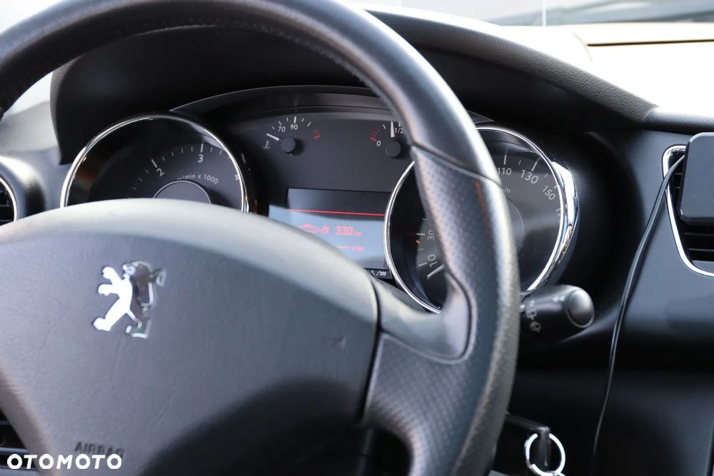 Peugeot 3008 1.6 HDi Premium - 12