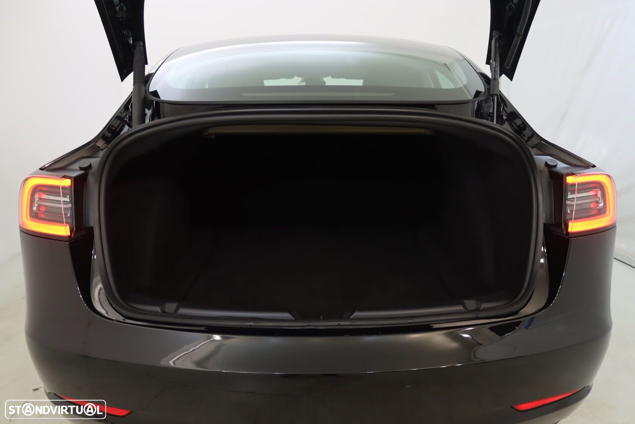 Tesla Model 3 Long Range Tração Traseira - 27