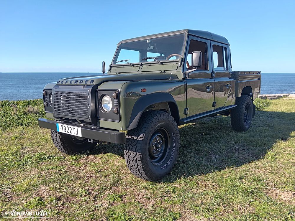 Land Rover Defender - 1