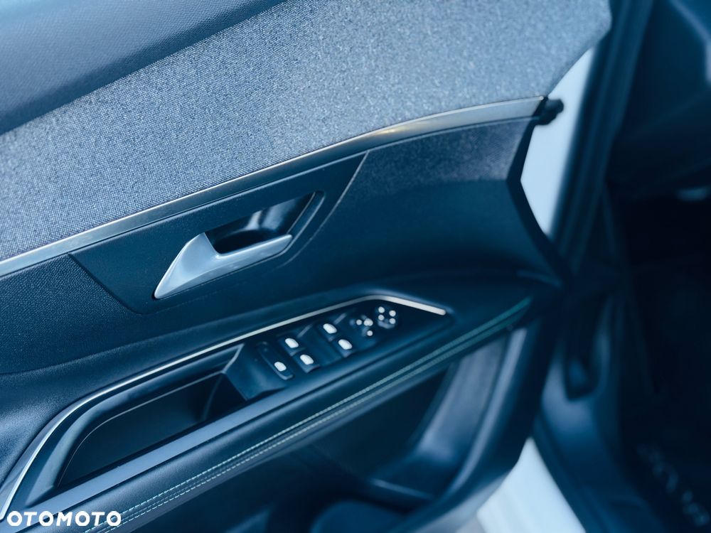 Peugeot 3008 BlueHDi 130 Stop & Start EAT8 Allure - 19