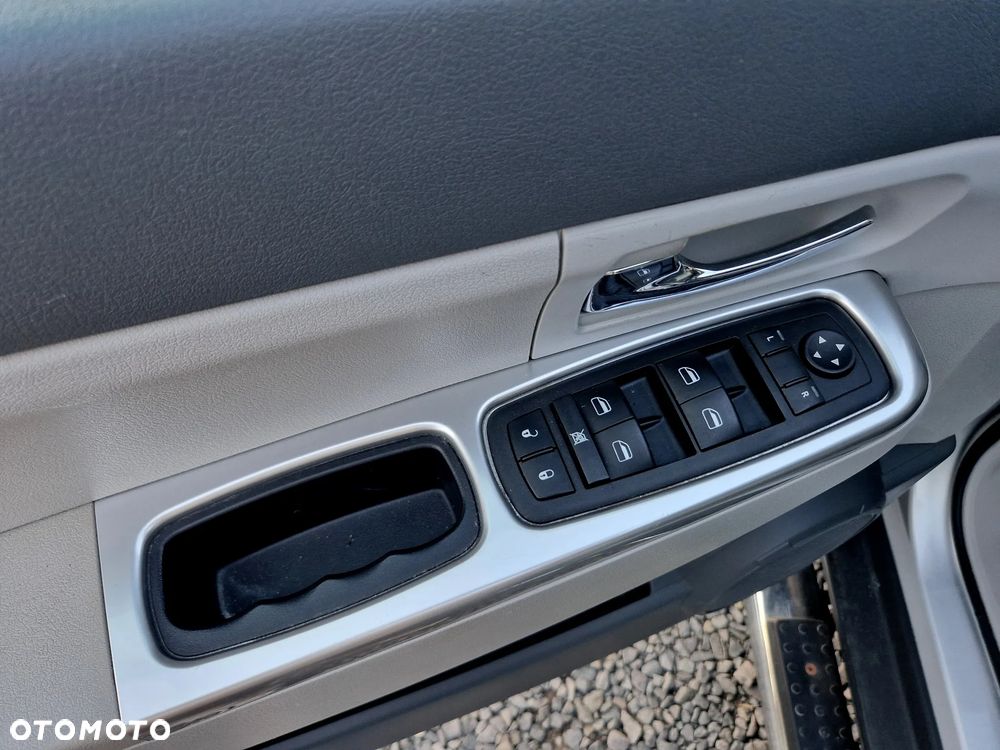 Jeep Cherokee 3.7 Limited - 12