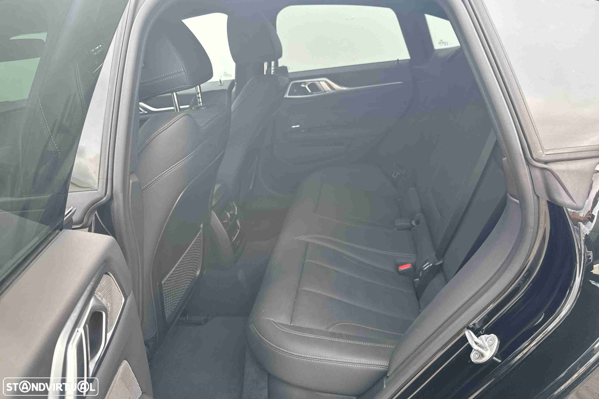 BMW i4 eDrive40 Desportiva M - 4