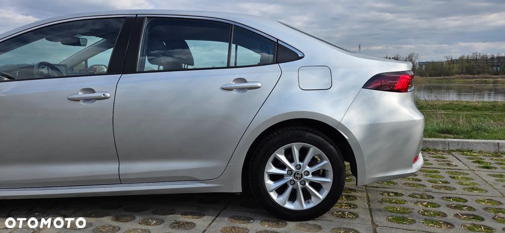 Toyota Corolla 1.8 Hybrid Comfort - 21