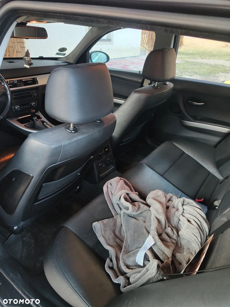 BMW Seria 3 325xi - 12