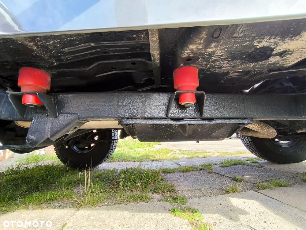 Jeep Wrangler 2.5L - 12